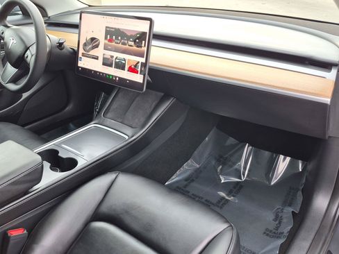 Used 2023 Tesla Model 3 Standard Range RWD image 11