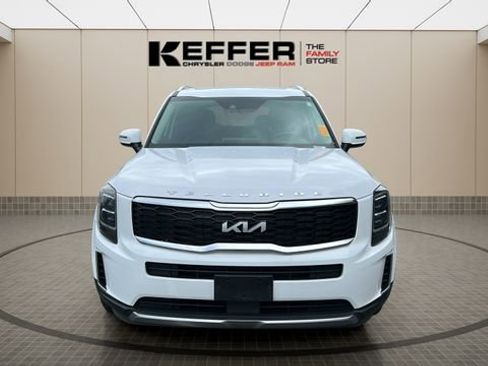 Used 2022 Kia Telluride EX w/ EX Premium Package FWD image 9
