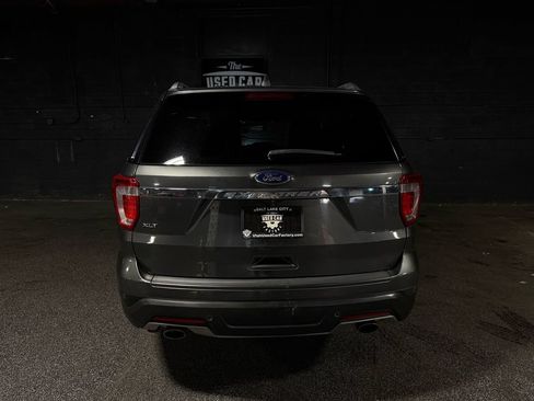 Used 2018 Ford Explorer XLT FWD image 5