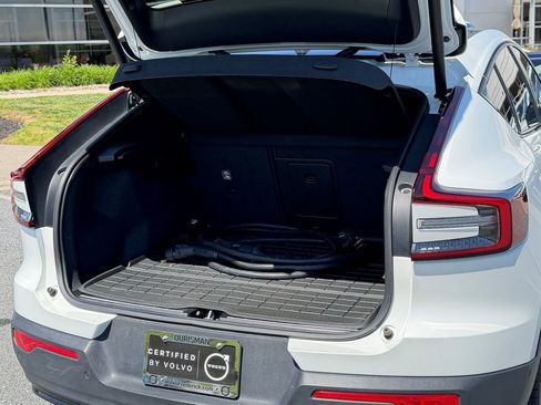Certified 2023 Volvo C40 P8 Recharge Ultimate w/ Protection Package Premier AWD/4WD image 17