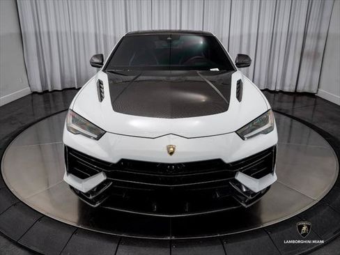 Used 2024 Lamborghini Urus Performante AWD/4WD image 4
