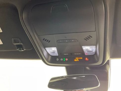 Used 2023 Cadillac XT4 Premium Luxury FWD image 16