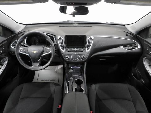 Used 2019 Chevrolet Malibu LT image 38