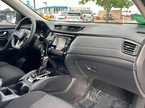 Used 2018 Nissan Rogue S AWD/4WD image 8