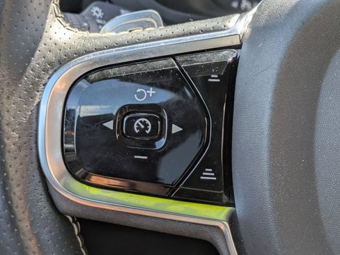 Used 2019 Volvo XC60 T6 R-Design w/ Protection Package Premier image 18