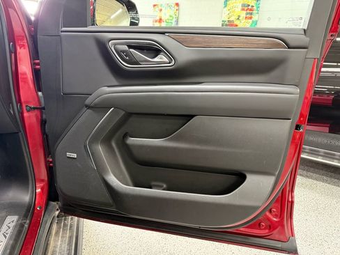 Used 2024 Chevrolet Suburban High Country image 18