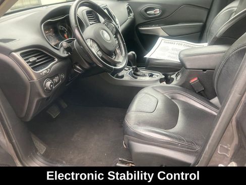 Used 2020 Jeep Cherokee Limited AWD/4WD image 11