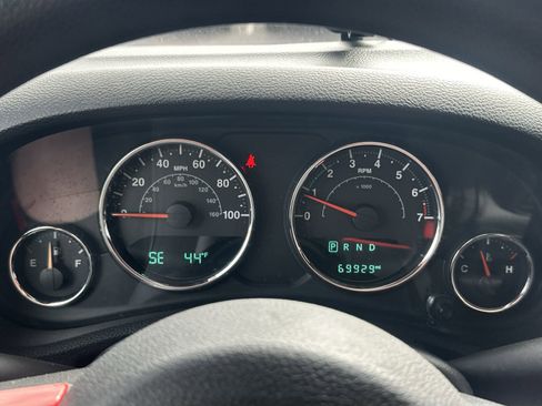 Used 2017 Jeep Wrangler Unlimited Sport image 23