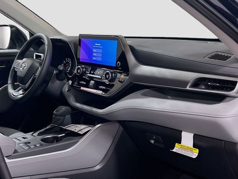 New 2026 Toyota Highlander XLE AWD/4WD image 30