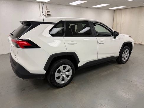 Used 2024 Toyota RAV4 LE AWD/4WD image 6