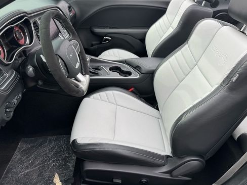 Used 2023 Dodge Challenger SRT Hellcat RWD image 41
