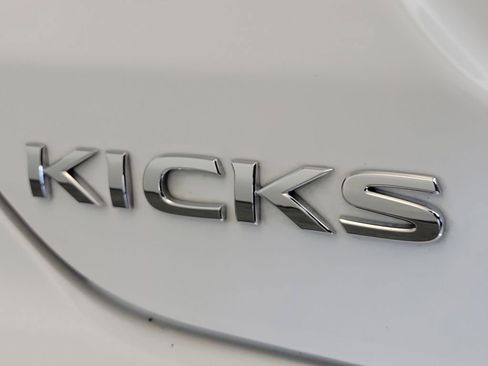 Used 2023 Nissan Kicks SV FWD image 8