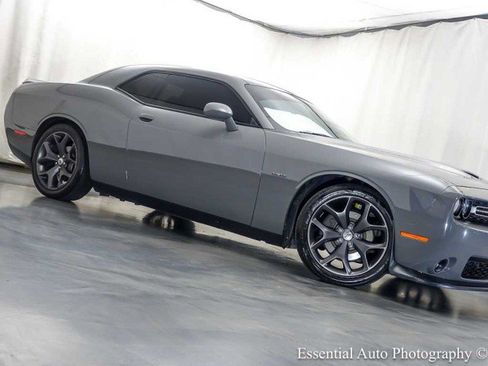Used 2019 Dodge Challenger R/T RWD image 4