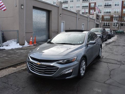 Used 2024 Chevrolet Malibu LT image 3