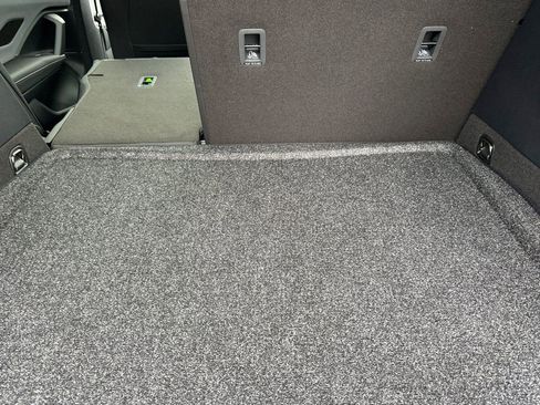 New 2026 Volkswagen Tiguan SE R-Line image 14