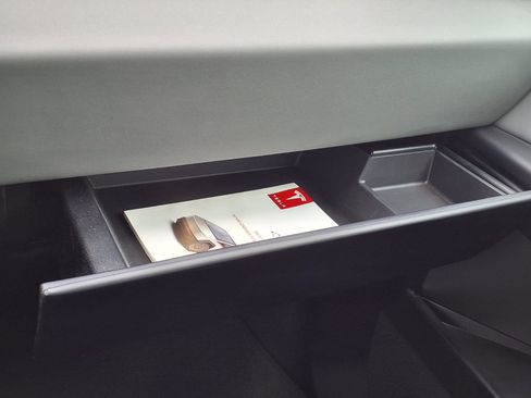 Used 2025 Tesla Cybertruck AWD Crew Cab image 26