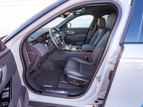 Used 2025 Land Rover Range Rover Velar Dynamic SE image 31