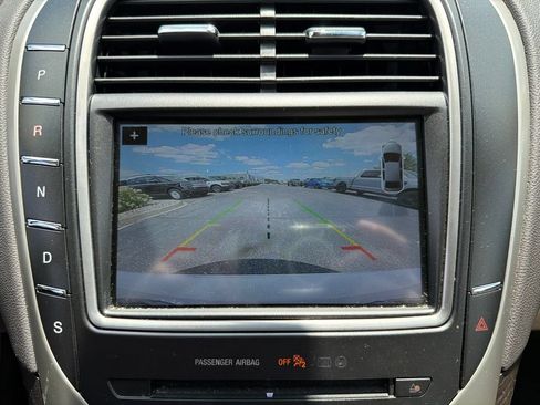 Used 2018 Lincoln MKX Reserve w/ Lincoln MKX Climate Package AWD/4WD image 10