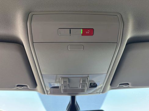 Used 2023 Volkswagen Atlas SE w/ Black Wheel Package image 27