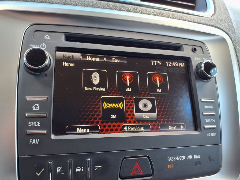 Used 2015 GMC Acadia SLE FWD image 3