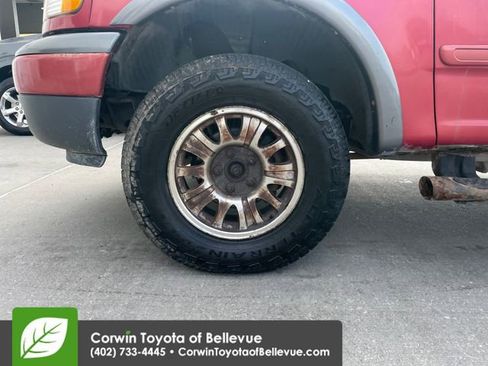 Used 2001 Ford Expedition XLT AWD/4WD image 25