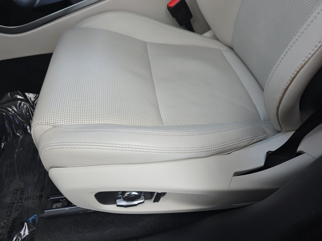 Certified 2025 Jaguar F-PACE R-Dynamic S AWD/4WD image 29