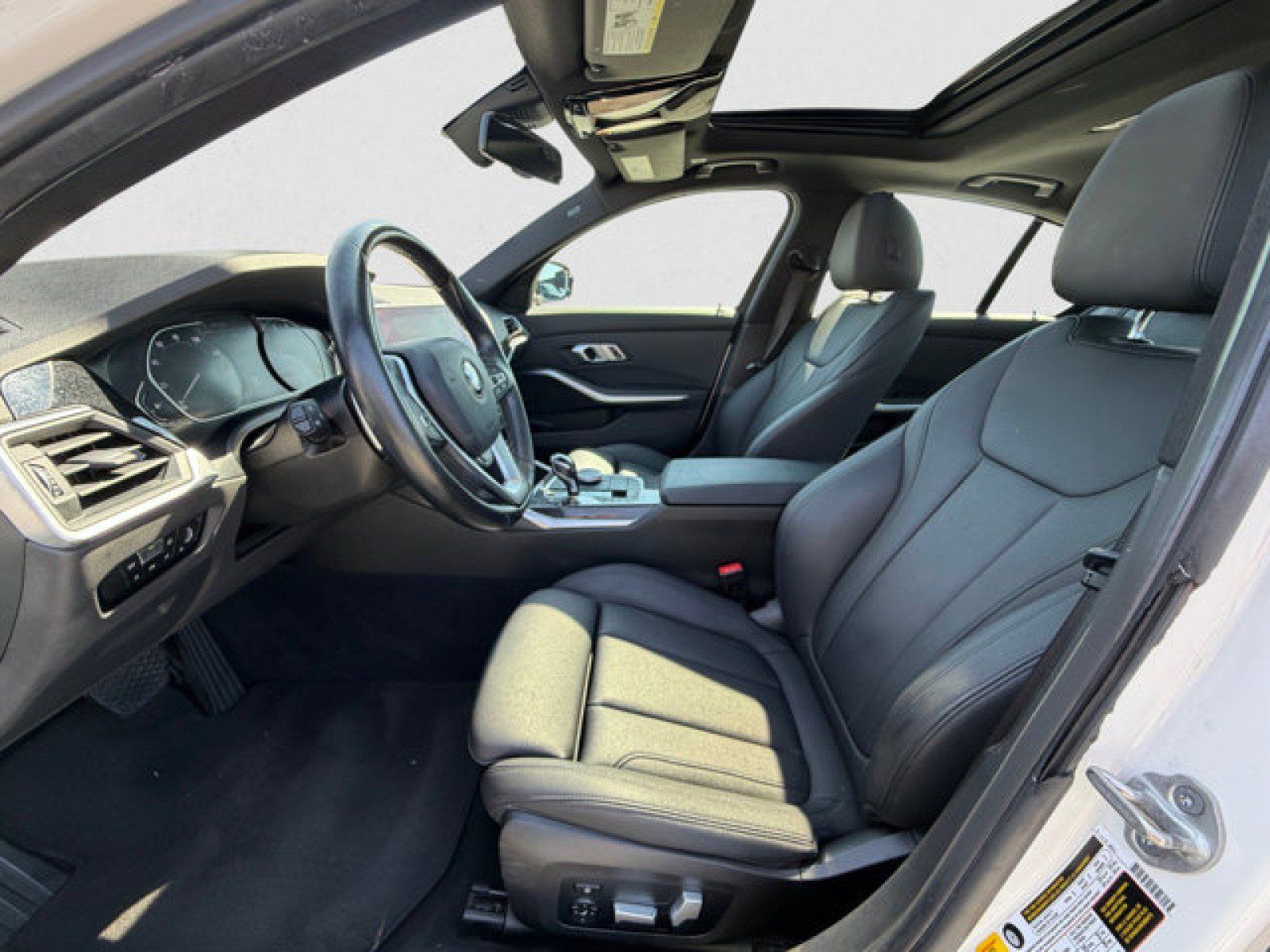 Used 2021 BMW 330i Sedan w/ Convenience Package RWD image 10