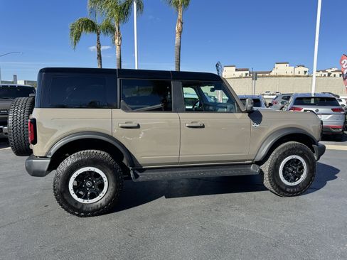 Used 2025 Ford Bronco Outer Banks w/ Sasquatch Package AWD/4WD image 12