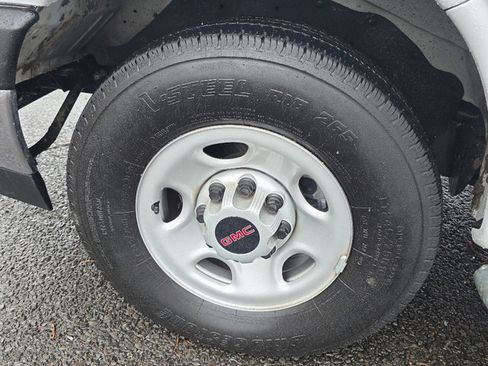 Certified 2024 GMC Savana 2500 Work Van w/ Driver Convenience Package image 33