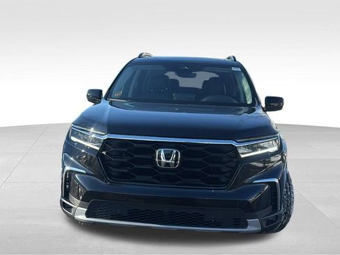 Certified 2024 Honda Pilot Touring image 2