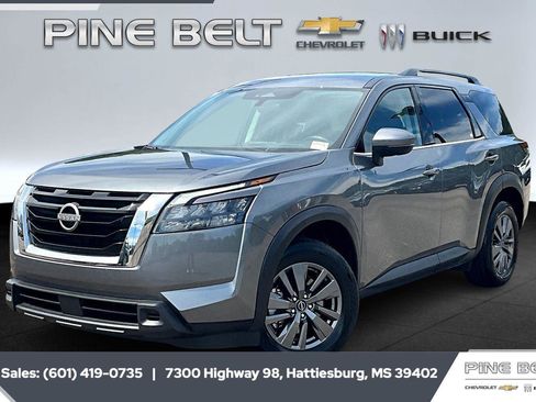 Used 2025 Nissan Pathfinder SV image 10