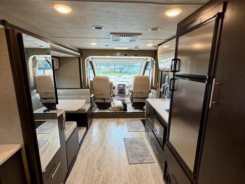 Used 2018 Ford E-450 and Econoline 450 Super Duty w/ A/C Prep Package RWD image 26