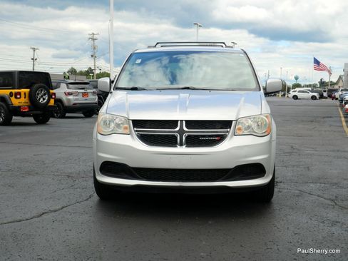 Used 2012 Dodge Grand Caravan SXT image 25