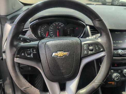 Used 2017 Chevrolet Trax LT w/ LT Convenience Package FWD image 17