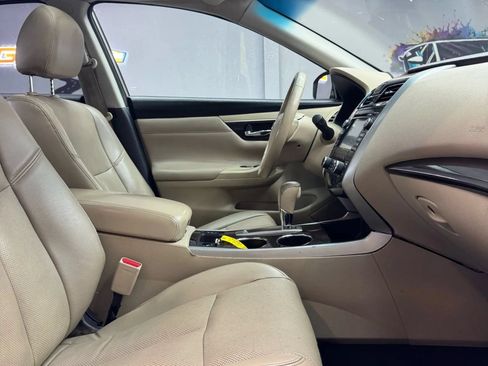 Used 2015 Nissan Altima 2.5 SL w/ Technology Package FWD image 24