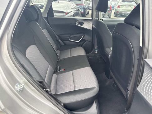 Used 2025 Kia Soul LX w/ LX Technology Package FWD image 11