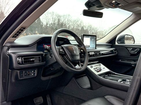 Used 2022 Lincoln Aviator Standard w/ Elements Package image 16