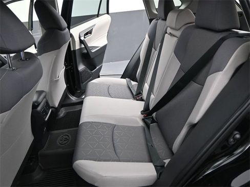 Used 2025 Toyota RAV4 XLE image 12
