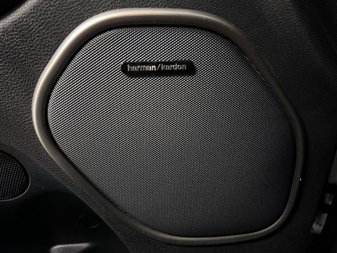 Used 2019 Dodge Durango R/T w/ Technology Group image 6