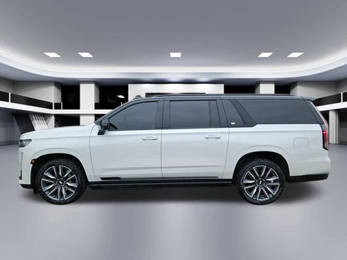 Used 2021 Cadillac Escalade ESV Premium Luxury w/ LPO, Illumination Package RWD image 2