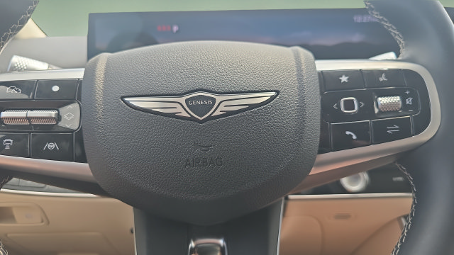 Used 2026 Genesis GV70 2.5T AWD/4WD image 17