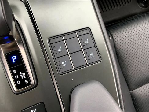 Used 2025 Lexus UX 300h FWD image 31