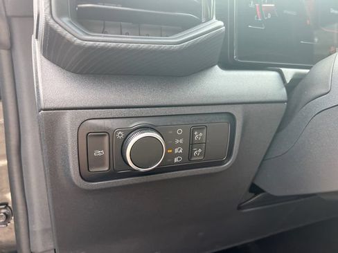 Used 2024 Ford Mustang Coupe RWD image 31