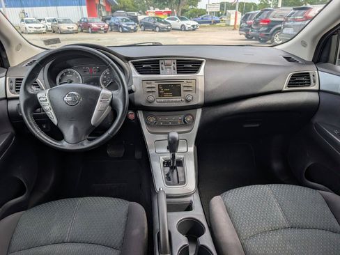Used 2014 Nissan Sentra SR w/ SR Driver Package FWD image 32
