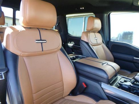 Used 2023 Ford F150 Platinum image 12