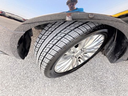 Used 2011 Chrysler 200 Limited FWD image 30