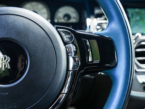 Used 2019 Rolls-Royce Wraith RWD image 25