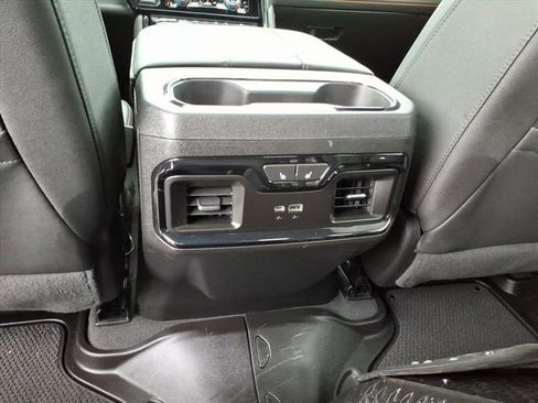 Used 2023 GMC Sierra 1500 AT4 w/ AT4 Premium Package AWD/4WD image 17