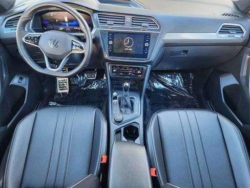 Certified 2024 Volkswagen Tiguan SE R-Line image 11
