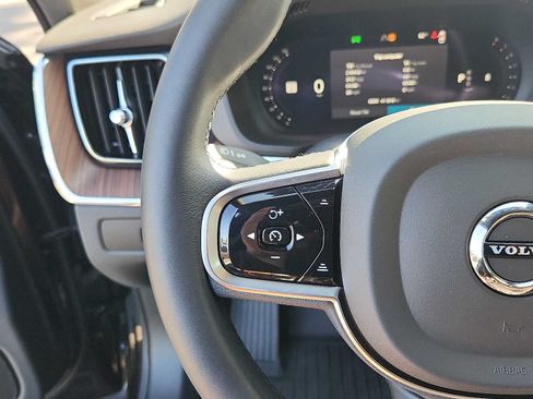 Used 2023 Volvo XC60 B5 Plus w/ Climate Package AWD/4WD image 20